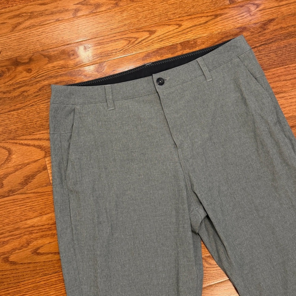 Vuori Aim Pants Mens 34x32 Gray V431 Tech Performance Chino Stretch Golf Casual